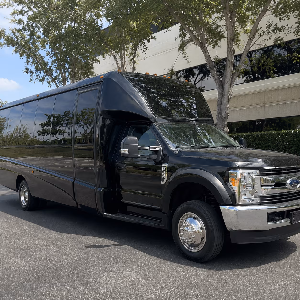 Edison Birthday, Sweet 16, & Quinceañera Party Bus Rentals