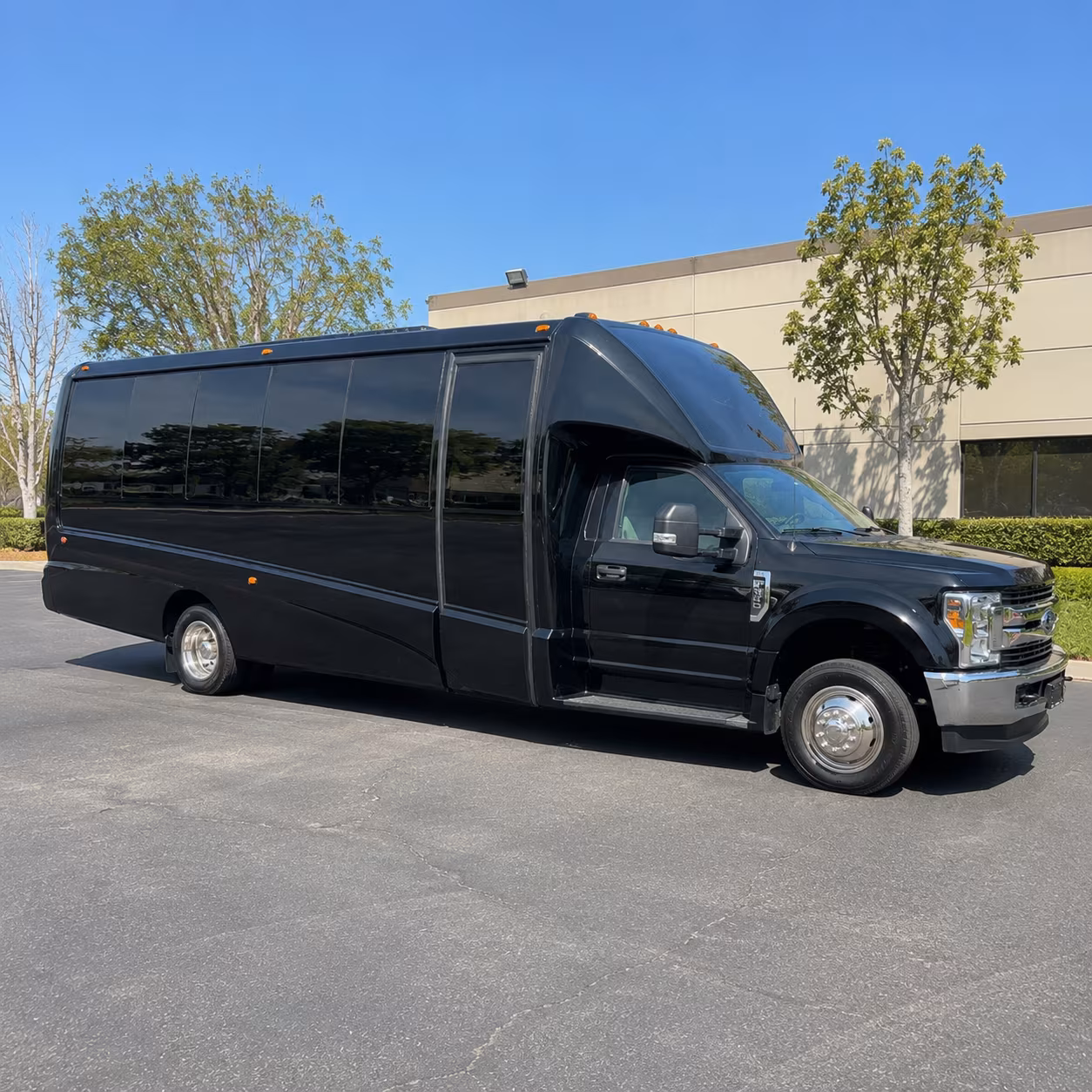 Union Winery Tour & Pub Crawl Transportation party bus exterior