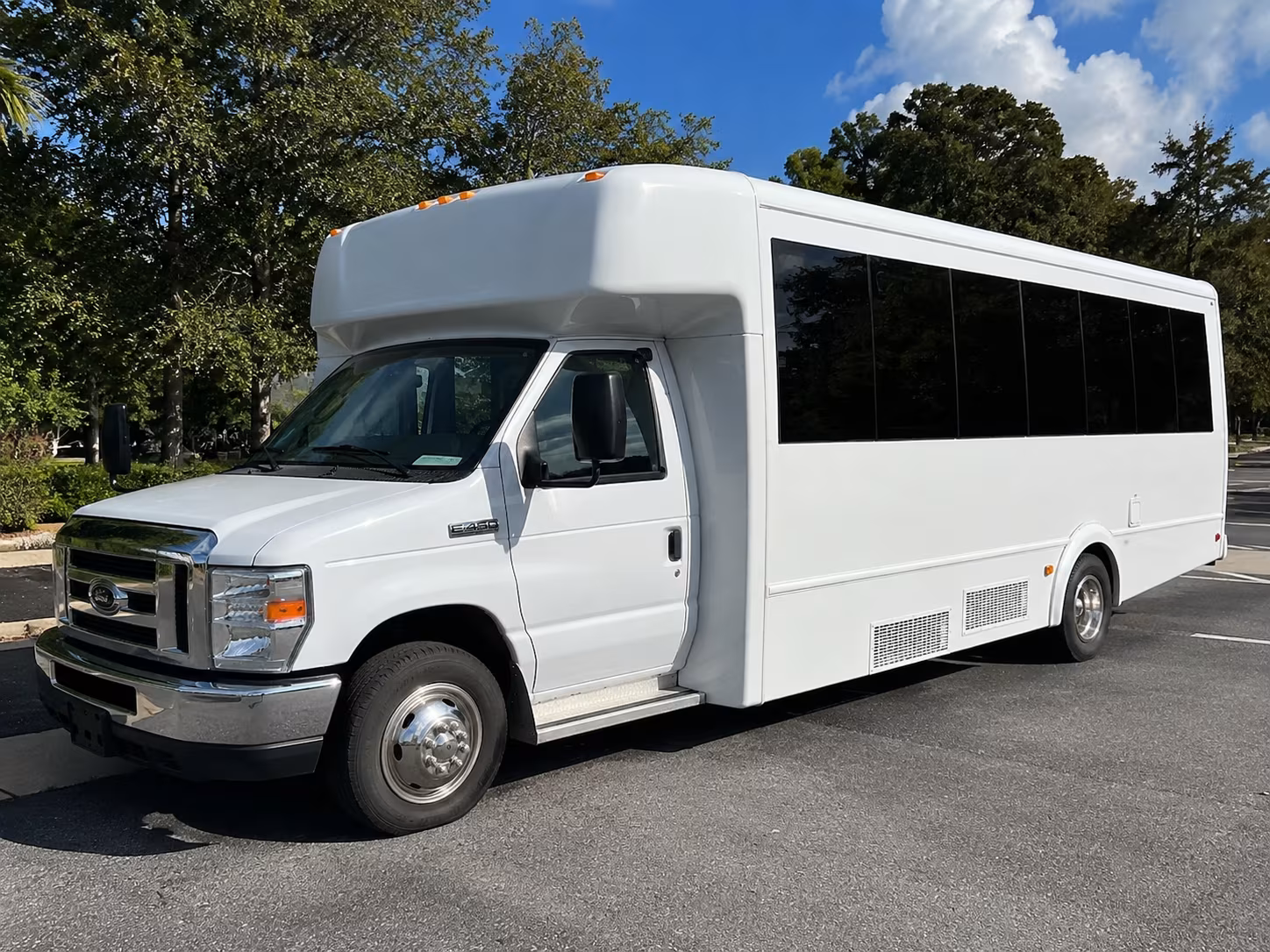 Union Winery Tour & Pub Crawl Transportation party bus exterior